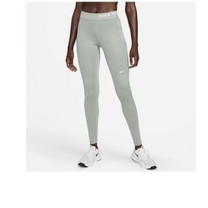 Nike Pro Therma-FIT
Women's Mid-Rise
Pocket Leggings
Size L (12-14)